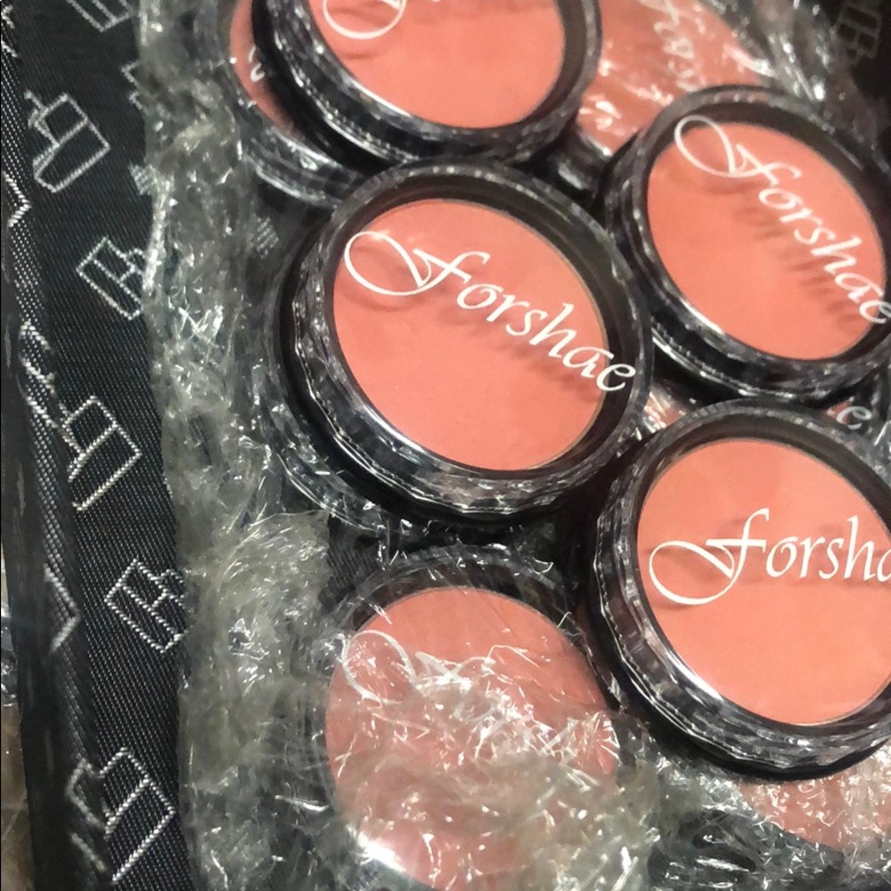 Eyeshadow - Picture 7 of 8